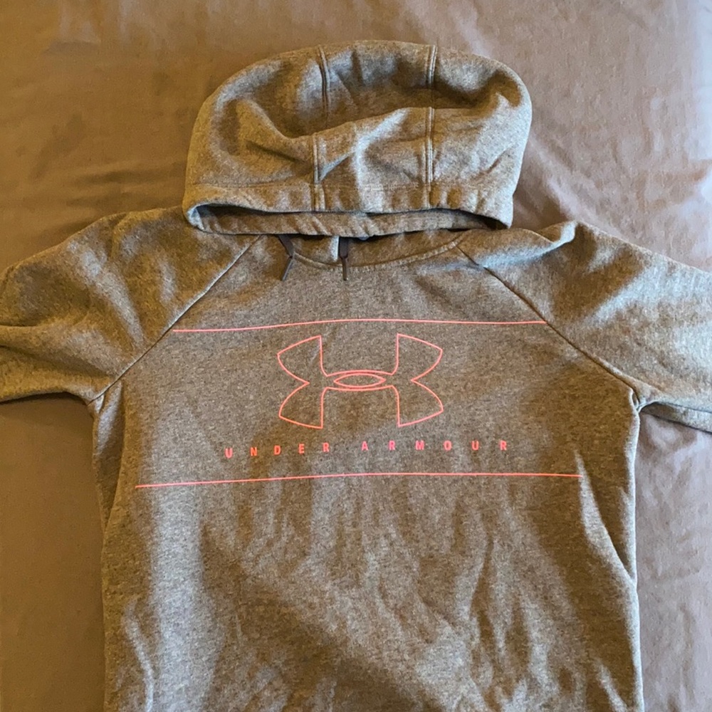 Women’s Under Armour sweatshirt